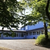 Der Pausenhof ist Bewegungs- und Entspannungsbereich für die Schülerinnen und Schüler