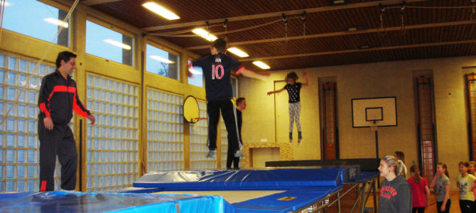 Trampolinspringen begeisterte unsere Grundschüler